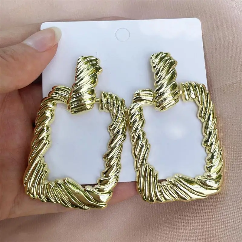 1/5PAIRS Gold Alloy Earrings High Quality Spiral Design Jewelry Jewelry Best Seller Geometry Statement Earrings Fashionable