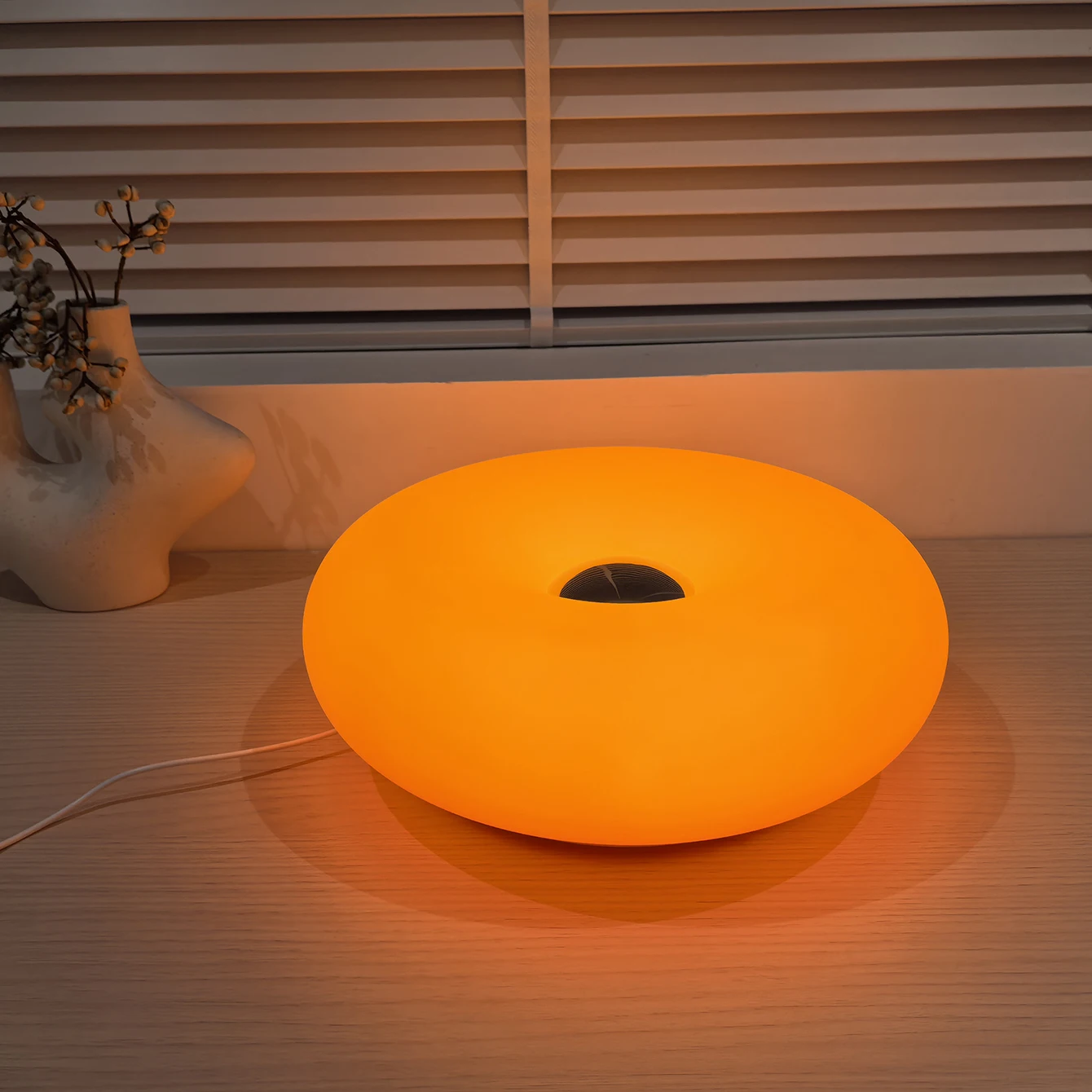 Doughnut table lamp USB plug bedroom bedside ambient light Bauhaus living room dining room decorative light