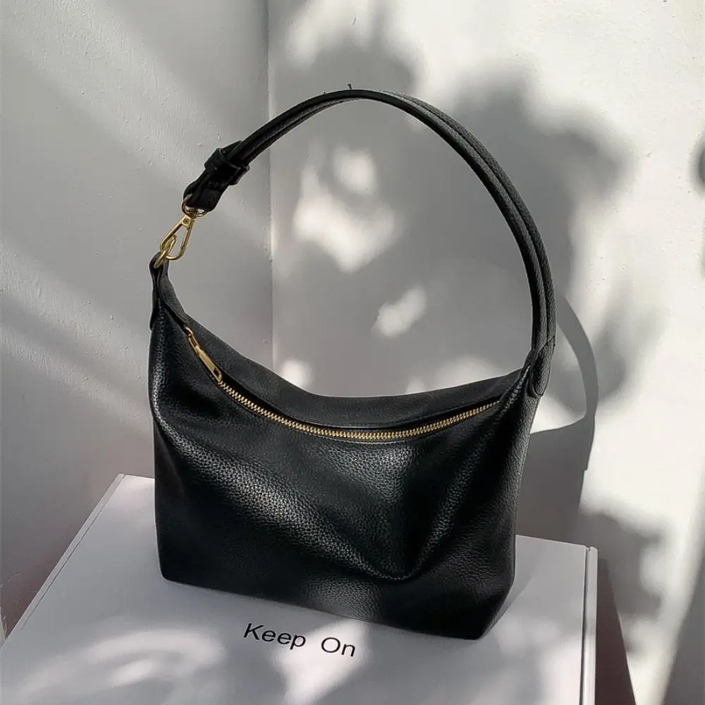 

Fashion Large Capacity PU Hobo Bag Korean Style Handbag Shoulder Bag Fashion Design Solid Color PU Dumpling Bag Travel
