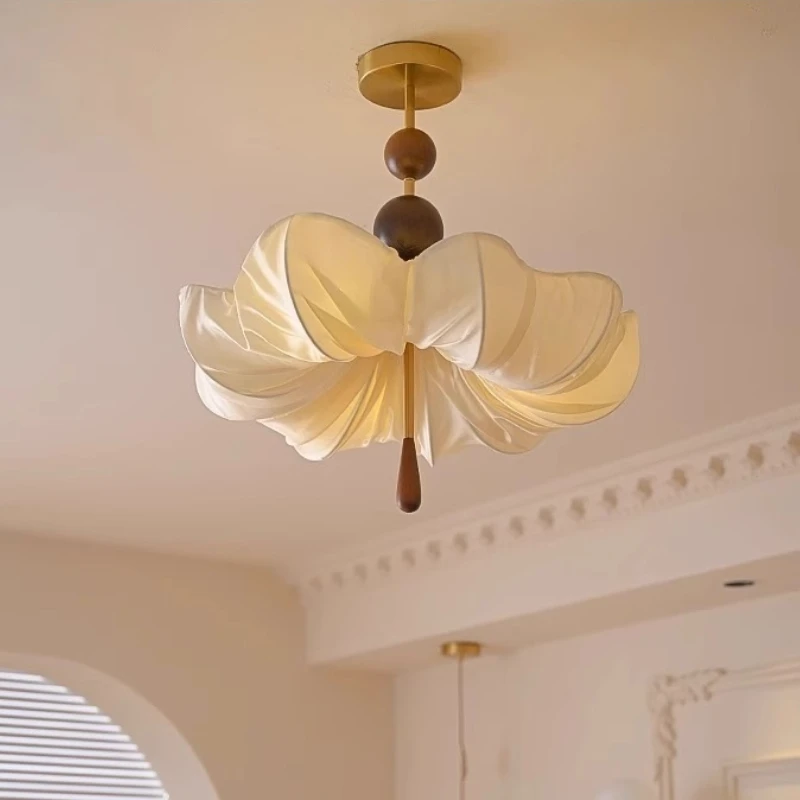 

French Wooden Bead LED Ceiling Lights Flower Fabric Lampshade Living Room Bedroom Restaurant Kitchen Eye Protection Hanging Lamp