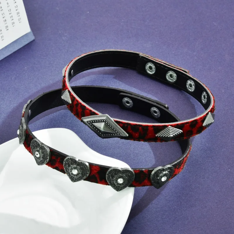 Ожерелье с тиснением, новое темно-красное ожерелье в форме ромба с леопардовым принтом, уникальное и отличительное ожерелье.