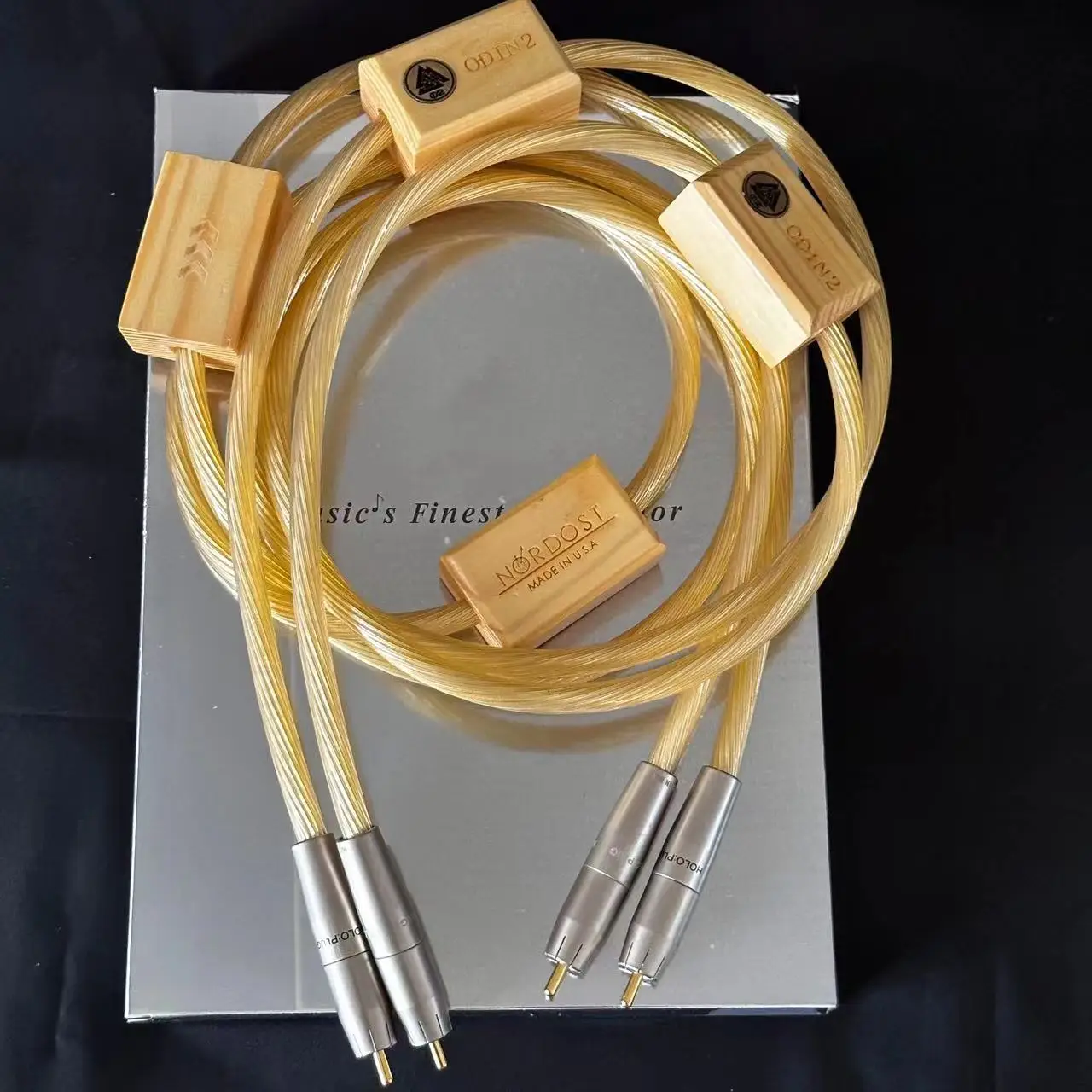 One pair High Quality Hi End Nordost Odin 2 Gold Silver RCA Balance Cable Reference Interconnects For Amplifier CD Player