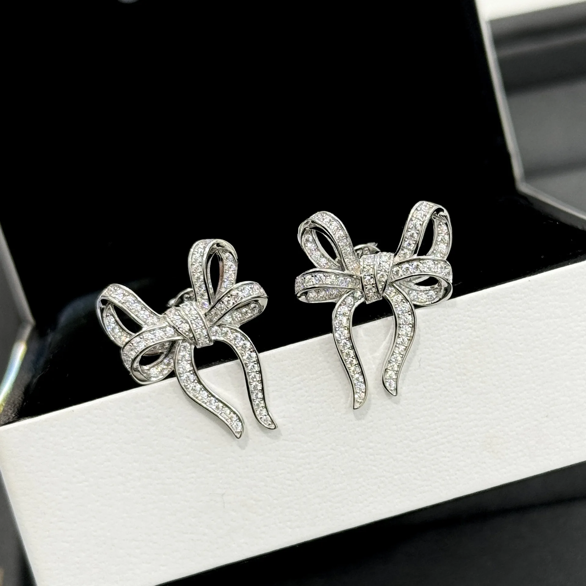 

Luxury Designer 925 Silver Bowknot Ear Drop Dangle PT950 Real Platinum Butterfly Stud Buckle Earring Women Party High Jewelry