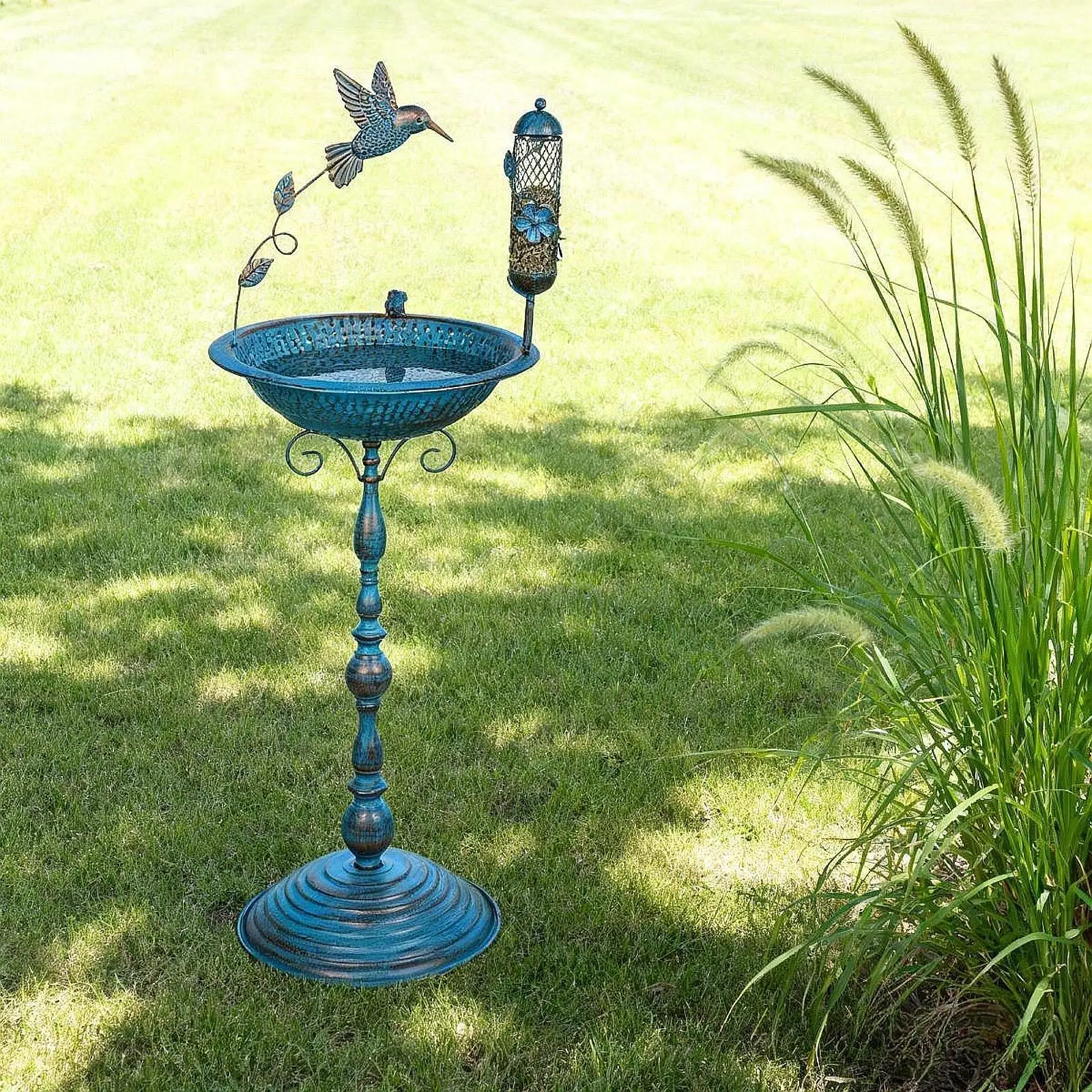 

Metal Bird Bath Ornament Vintage Design Standing Decorative Freestanding