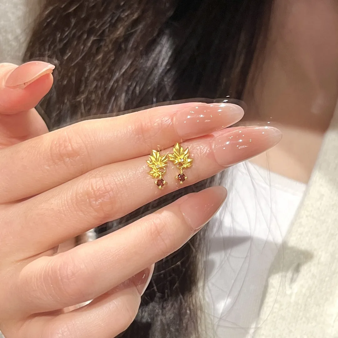 Classical crafts light luxury exquisite maple leaf earrings for women fashion sparkling small earings stud for daily jewelry