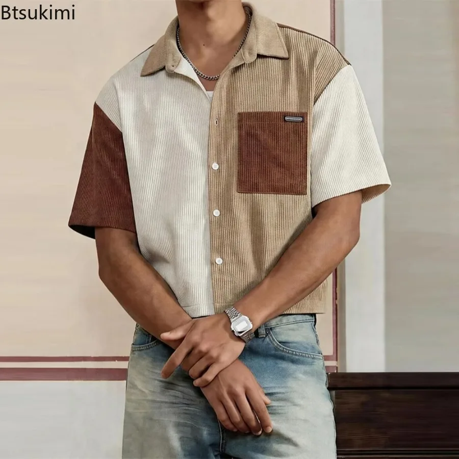 2026 Neues Herren-Farblock-Patchwork-Cordhemd mit kurzen Ärmeln, Vintage-Revers, lockerer Freizeit-Streetwear-Oberteil für den täglichen Sommergebrauch