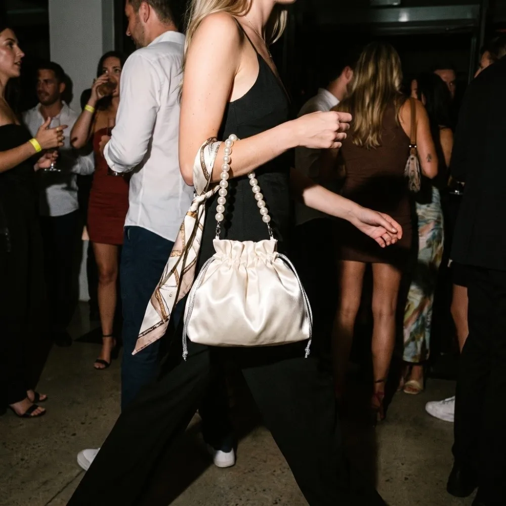 Elegant Satin Drawstring Evening Bag Detachable Chain Lightweight Bucket Bag Drawstring Closure Satin Texture
