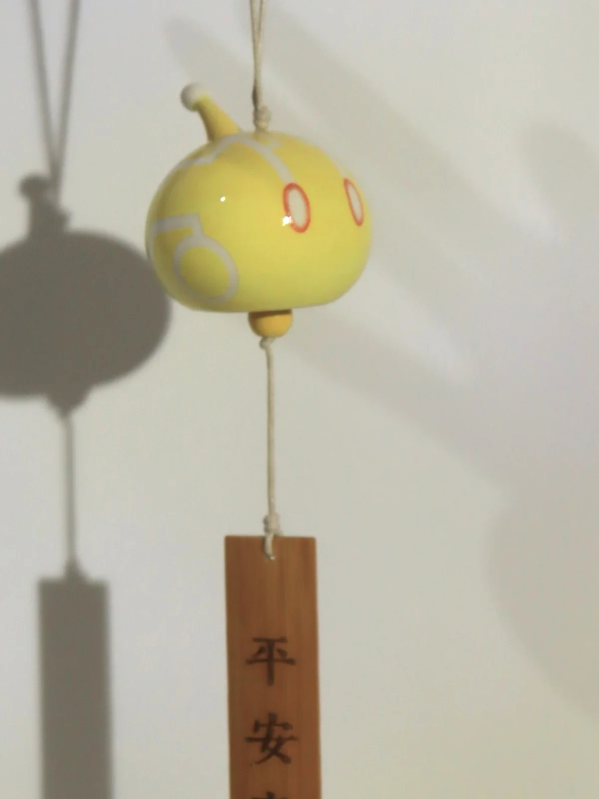 Genshin تأثير الوحل Kawaii ديكور معلق السيراميك الرياح الدقات في الهواء الطلق قلادة للسيارات غرفة المعيشة ديكور الهدايا