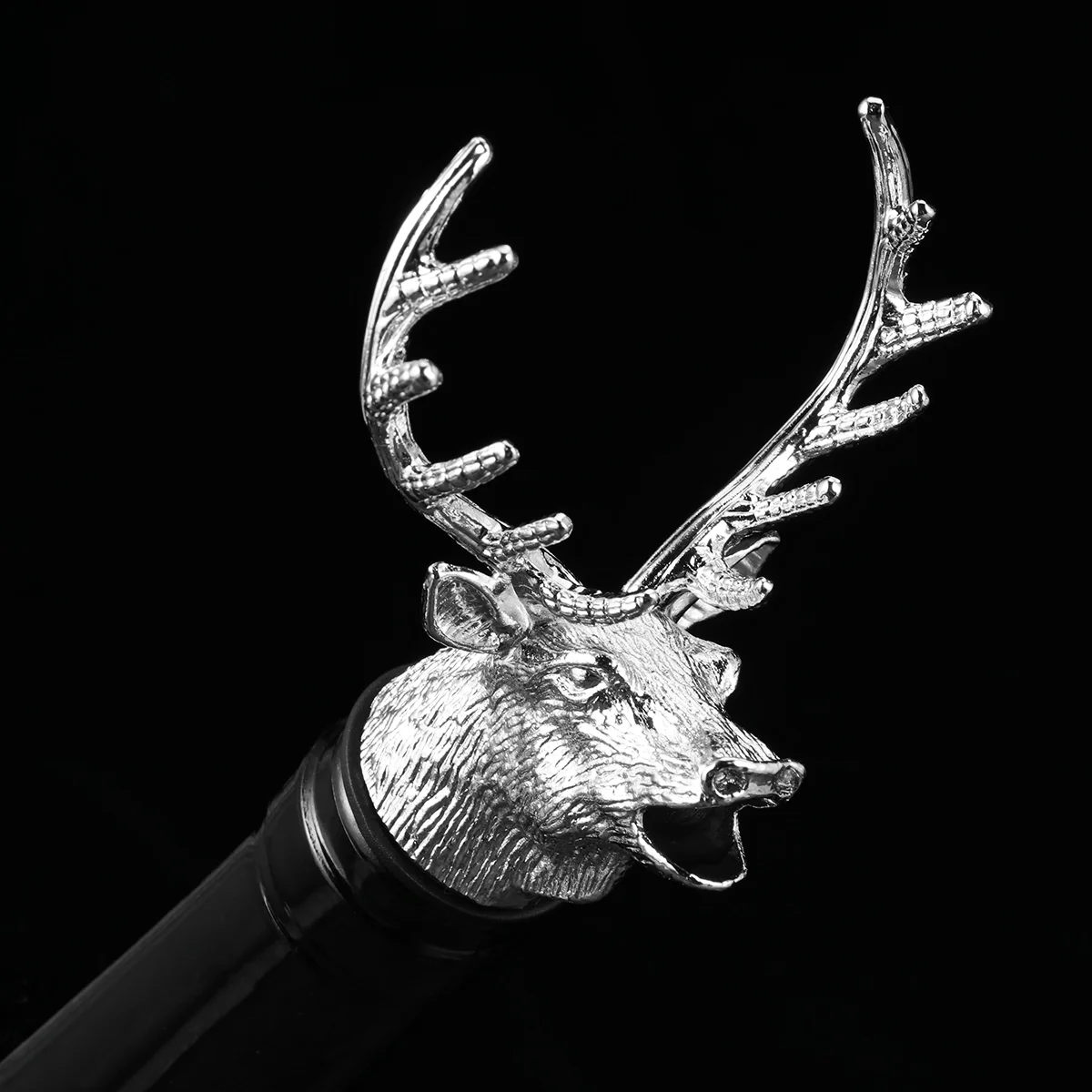 BESTOMZ Deer Head Pourer and Stopper Aerator Decanter Stag with Silicone Rubber stoppers