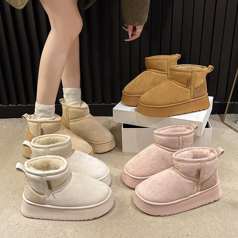

Women's Winter Thickened Fleece Lined Short Snow Boots Fur Leather Integrated Bread Shoe Warm Thick Heel Korean Style Fashion...