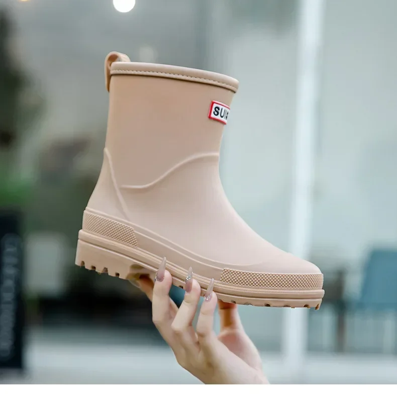 Kurze Regenstiefel für Damen, rutschfeste PVC-Wasserschuhe, wasserdichte Outdoor-Schuhe, modische Damen-Wasserstiefel – Detail 15