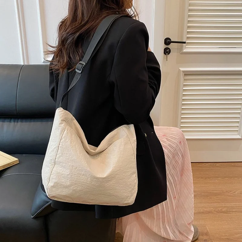 

Stylish Laptop Messenger Bag For Women Durable Leather Commuter Bag With Padded Compartment