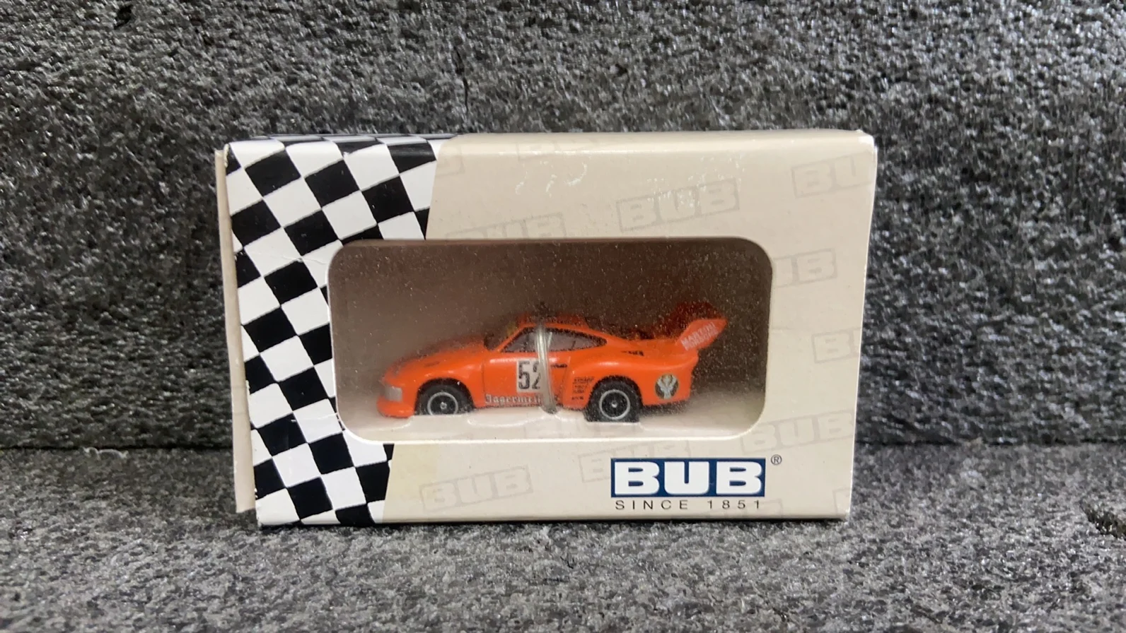 

Diecast Bub 1/87 Scale Porsche 935 Deer Head 52 Yedge Painted Alloy Car Model Collectible Toy Gift Souvenir Display Ornament