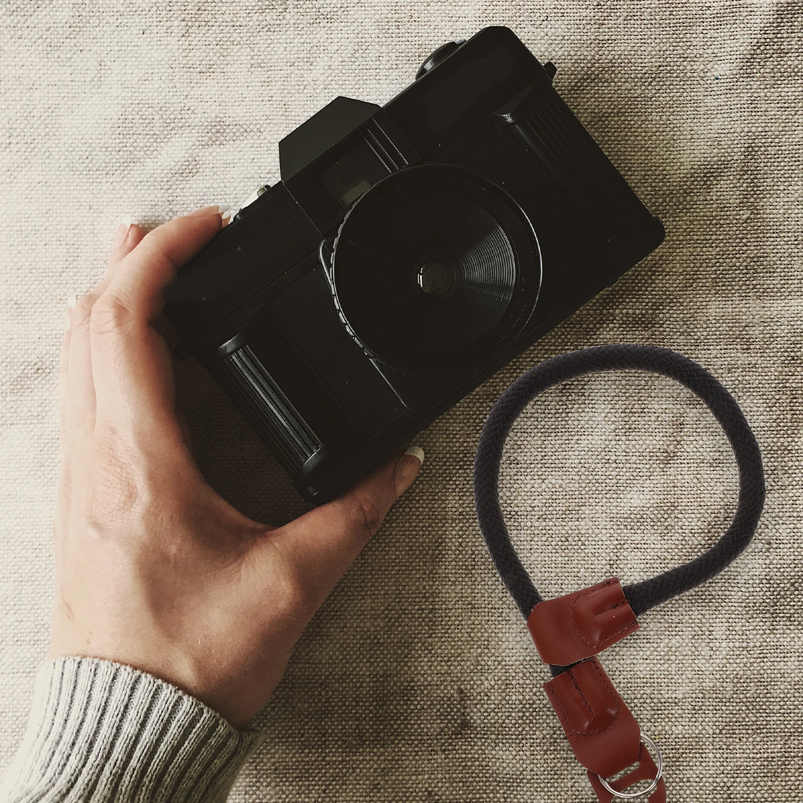 

Camera Wrist for DSLR Action Cameras PU Photography Hand Strap Outdoor Hiking Sturdy Practical Camera Strap