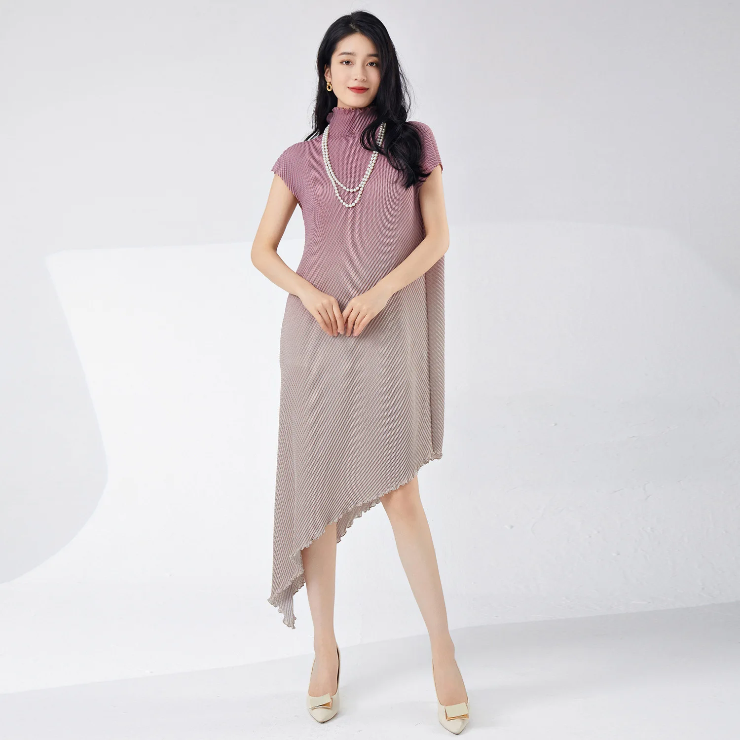 

Miyake Pleated Gradient Dress Women 2025 Summer New Fish Scale Pleats Temperament Elegant Irregular Peplum Skirt
