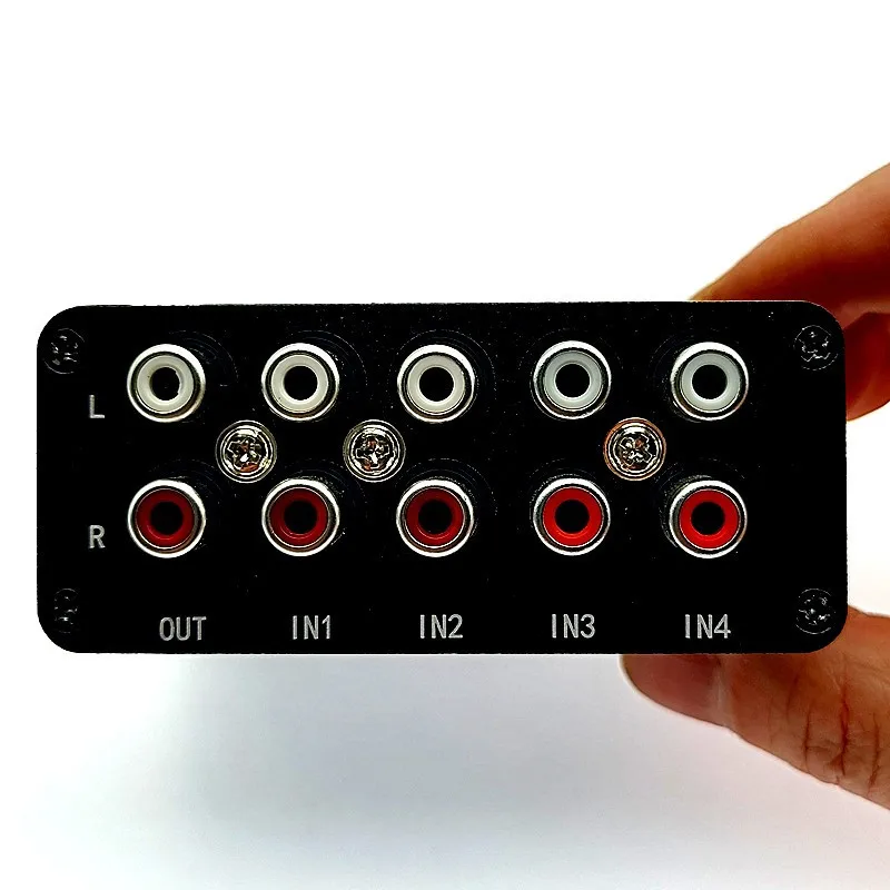 No Power Supply 4 Input 1 Output / 1 Input 4 Output Four-way Audio Signal Switcher Amplifier Speaker Audio Splitter Selector Box