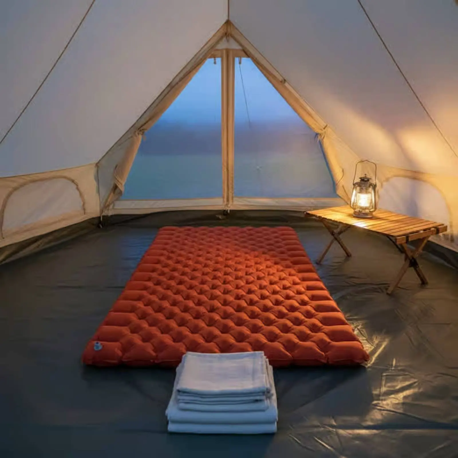

Inflatable Camping Mat Nylon TPU Inflatable Sleeping Pad Portable Camping Air Bed Ultralight Double Sleeping Pad for Couples