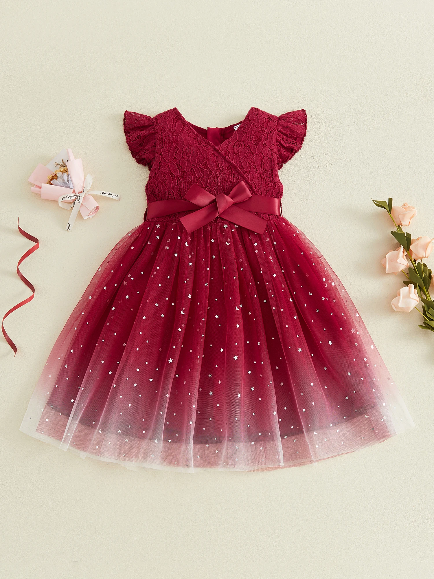 

Платье А-силуэта без рукавов с вырезом сердечком, цветочным принтом, поясом-бантом и оборками по низу для маленьких девочек