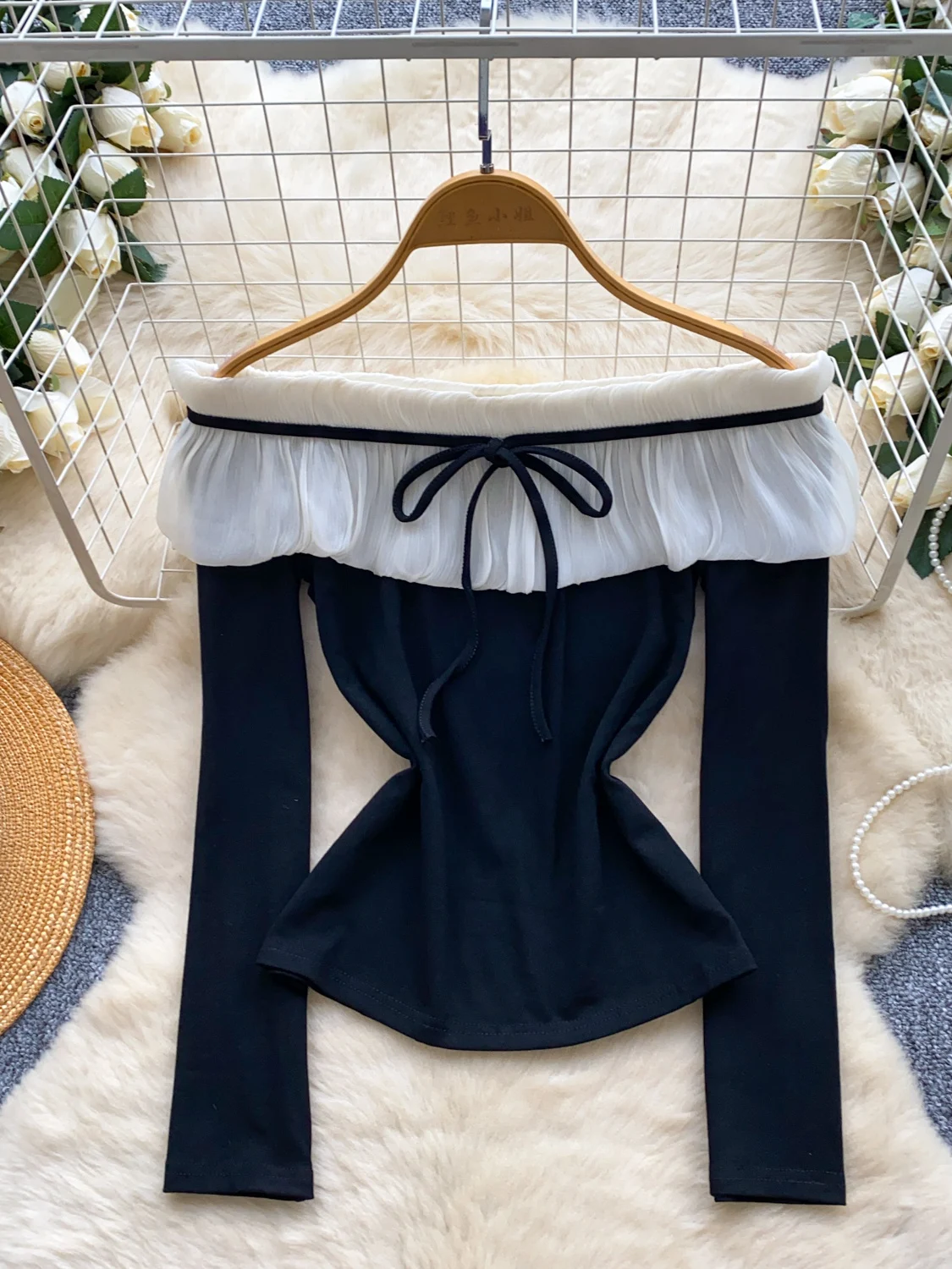 Langes Sve-T-Shirt für Damen, schmale Passform, V-Ne, Rüschensaum, Gürtel, One-Shoulder, koreanische Sle-Freizeitkleidung, Polyesterfaser