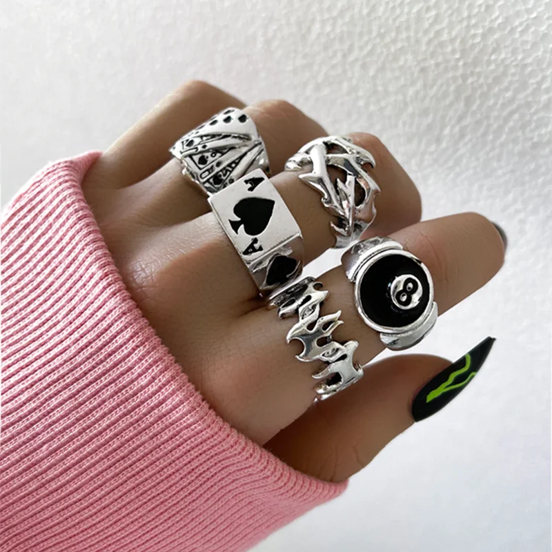 Vintage Gothic Heart Rings Set For Women Men Punk Playing Card Spades Geometric Hollow Butterfly Ring Retro Finger Ring Jewelry