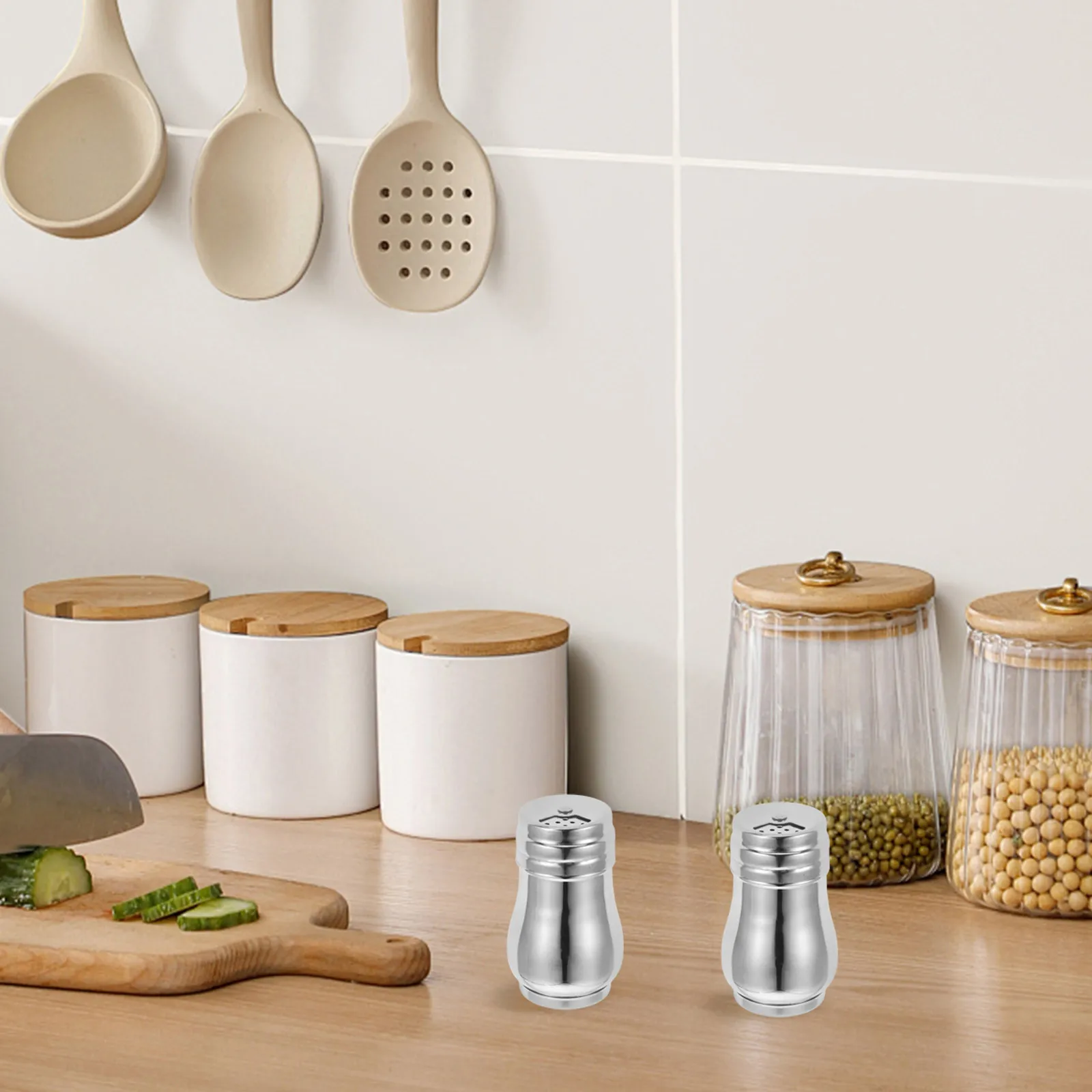 

2pcs Stainless Steel Salt Pepper Shakers Mini Spice Jars For Kitchen Travel Commercial Use Metal Seasoning Bottles Cooking Tools