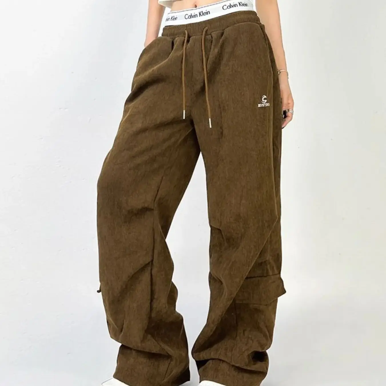 Melard Color Corduroy Pants for Women | Vintage Brown Tones Create a Full Atmosphere, Workwear Style Adds a Trendy and Cool Vibe ~ Elastic High Waist That Flatters All Body Types, Hides and Slims the Figure, Super Skin-Friendly, Perfect for Cold Weather, Keeps Warmth Locked In, Easy to Style for Casual and Workwear, Suitable for Everyday Outings and Commuting, a Must-Have Warm and Fashionable Item for the Autumn and Winter Wardrobe!