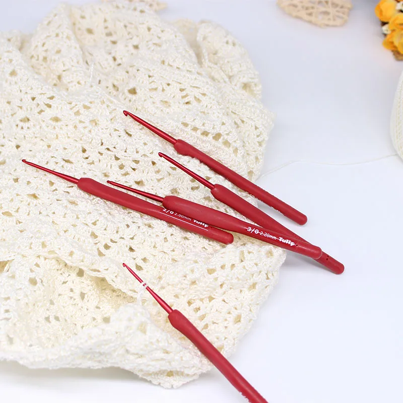 Original Tulip Etimo Red Crochet Hook Set Crochet Needle Kit Tulip Set Knitting Hook Set Crochet Needles Set TED-001