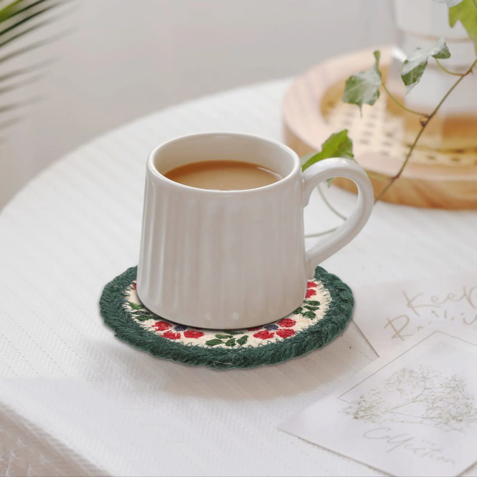 

Round Woven Placemat and Coaster Set Braided Jute Rope Heat Resistant Multi-Function Tabletop Protection for Kitchen Dining