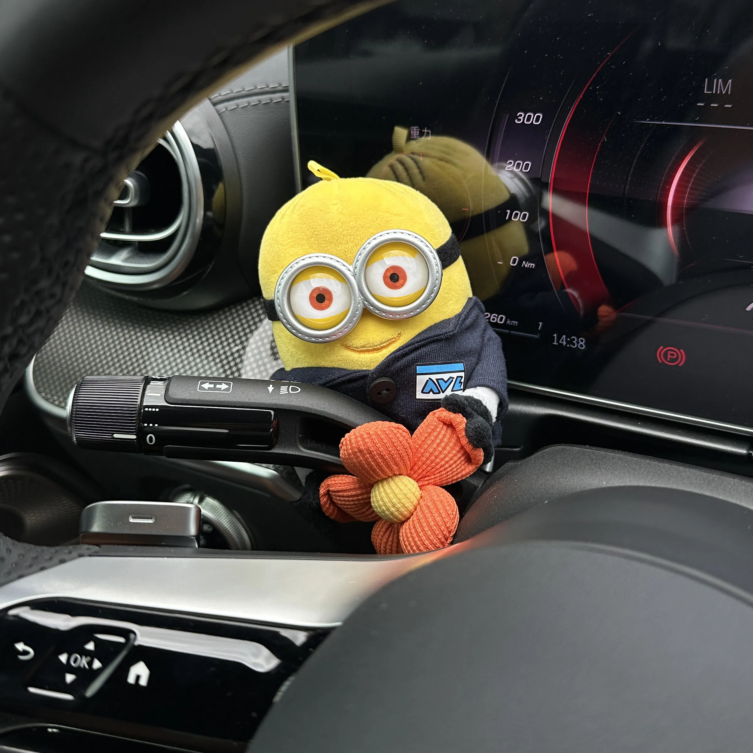 

Minions Plush Car Gear Shift Cover, Soft Bob Doll for Automatic Stick Shift, Cute Dashboard & Wiper Stalk Decor 2026 New Gift​
