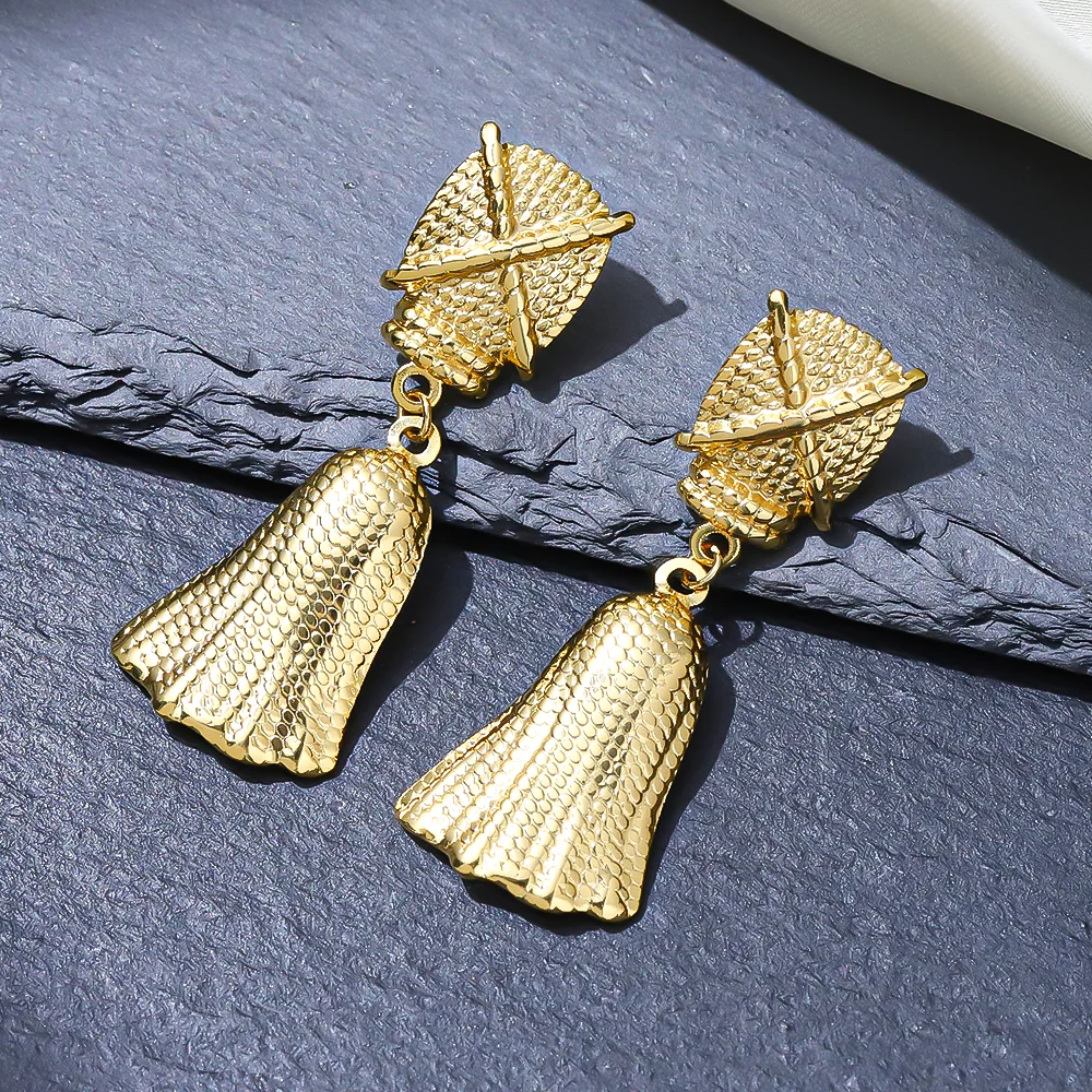 

Fashionable Bell Shaped stainless steel Pendant Earrings, Embossed Textured Gold Color Women's Earrings, Exquisite Jewelry Gifts