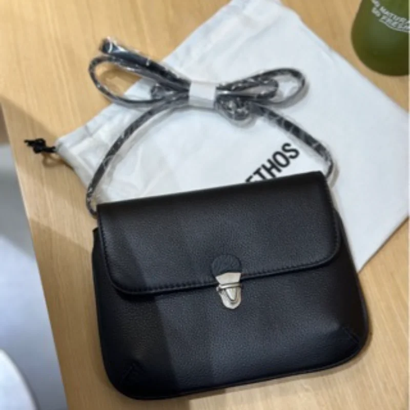 

Мягкая сумка через плечо из натуральной кожи с металлическими пряжками, креативный корейский нишевый дизайн, простая и стильная, универсальная.