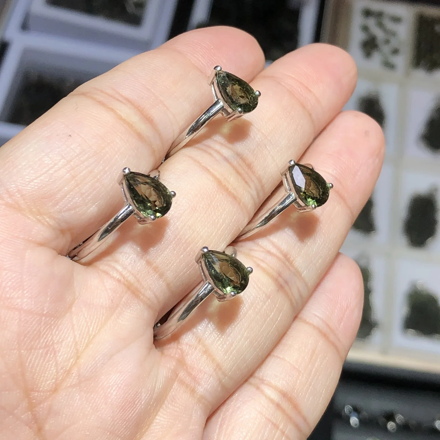 1 Pc Fengbaowu Natural Czech Moldavite Water Drop Ring 925 Sterling Silver Resizable Reiki Healing Stone Jewelry Gift For Women