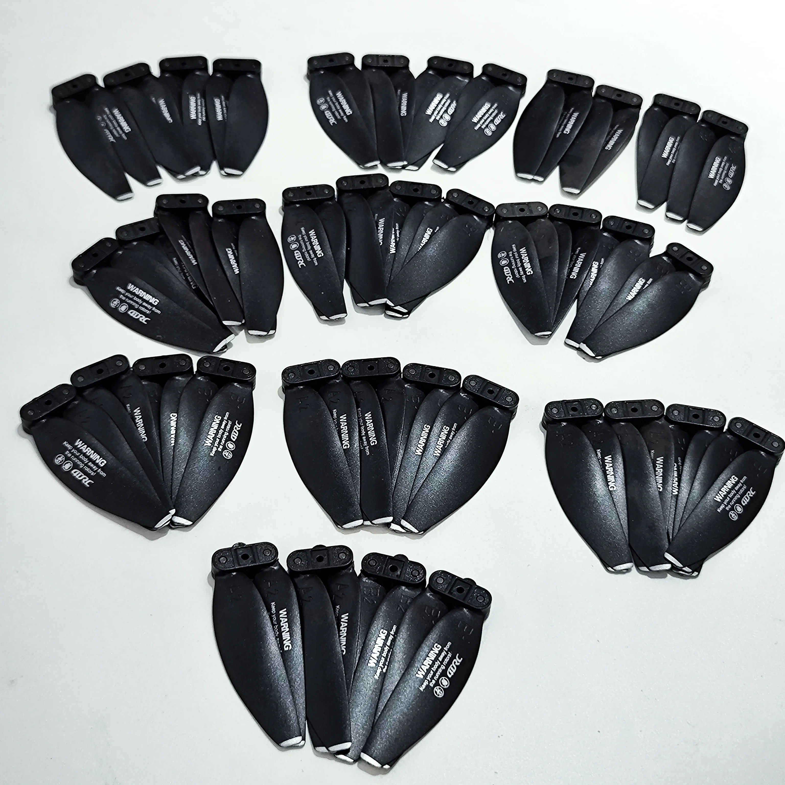 

4DRC F8 F9 F11 GPS Drone Original Folding Blade Propeller 10 Sets 40PCS for 4D-F9/4D-F8/4D-F11 Foldable RC Quadcopter Maple Leaf