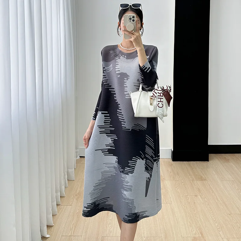 Miyake Dress for Women 2023 Autumn New Fashion Printed Pleated round Neck Eight-Quarter Sleeve Temperament Long Dress