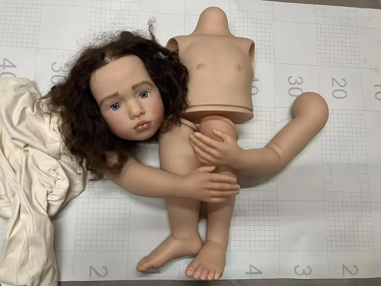 

DLS индивидуальная ограниченная поставка 42-дюймовая кукла реборн Алоенка с ручными укорененными волосами DIY часть окрашенный комплект