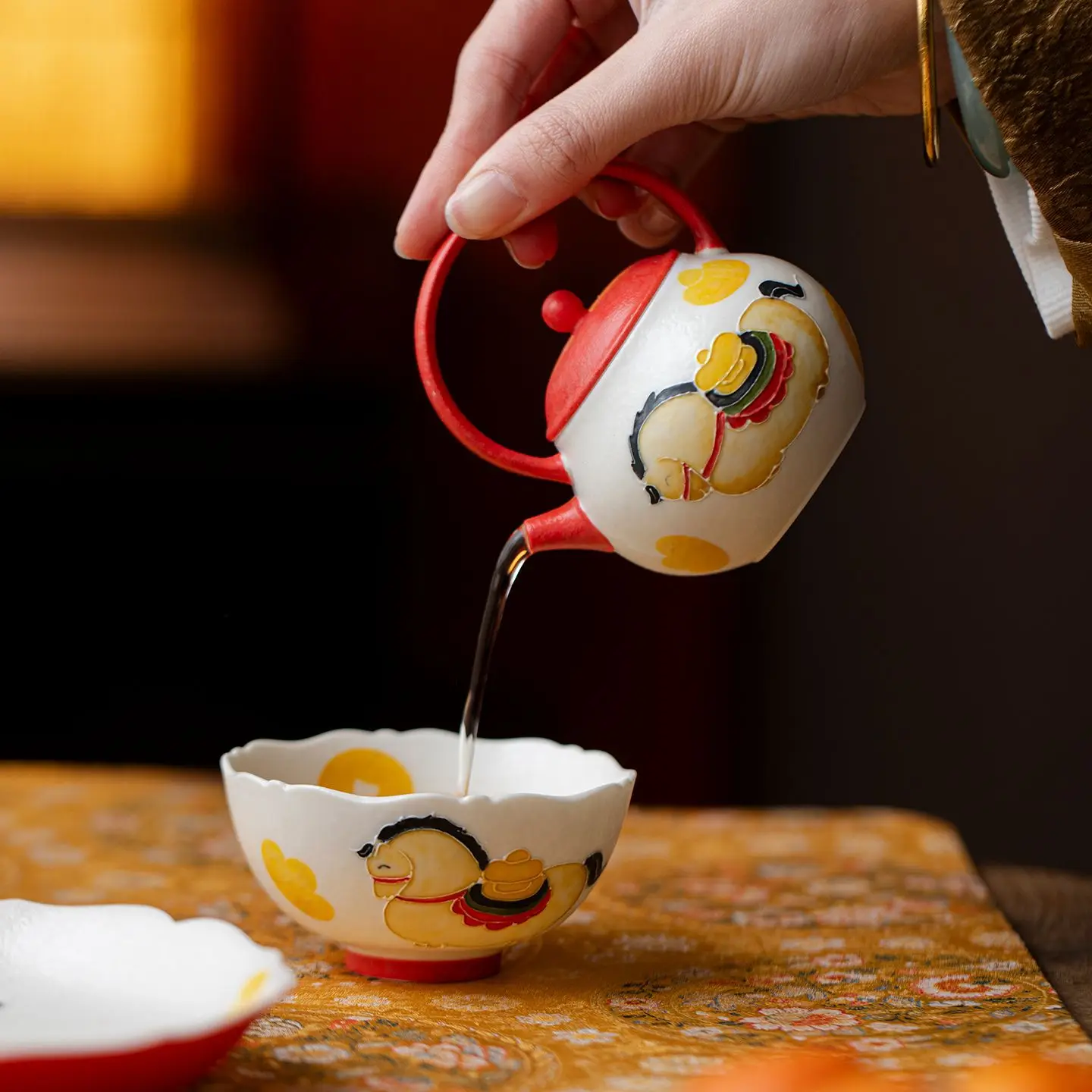 Underglaze Hand Painted There Will Be Money Soon Ceramic Teapot Ball Hole Filter Small Loop-Handled Chinese Set Household