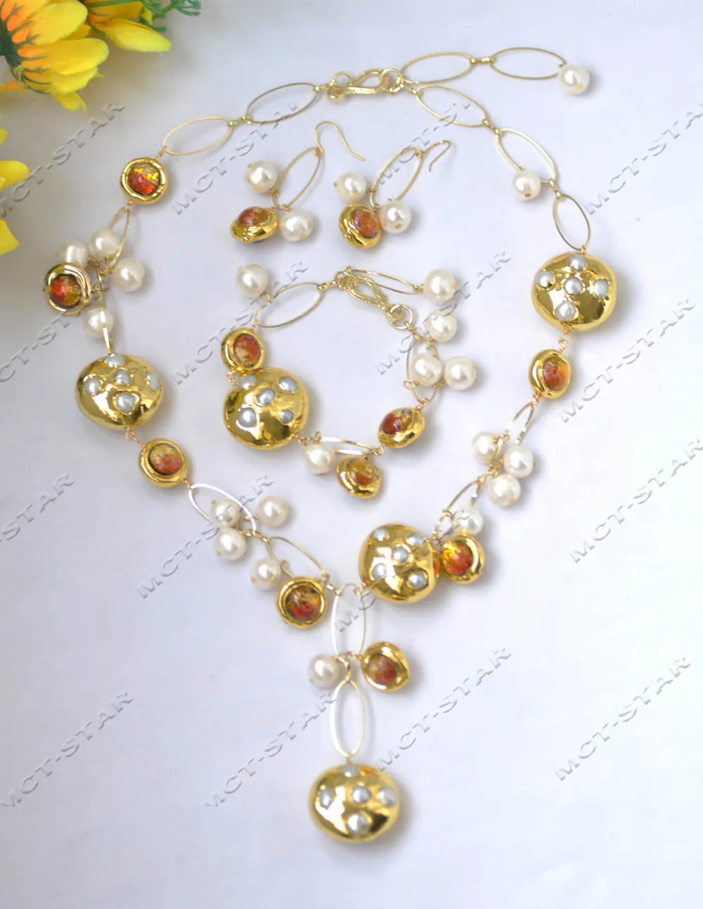 

MTC·STAR Z12999 Set 28mm White Pearl Gold-Plated Egg Yellow Murano Glass Necklace Bracelet Earring