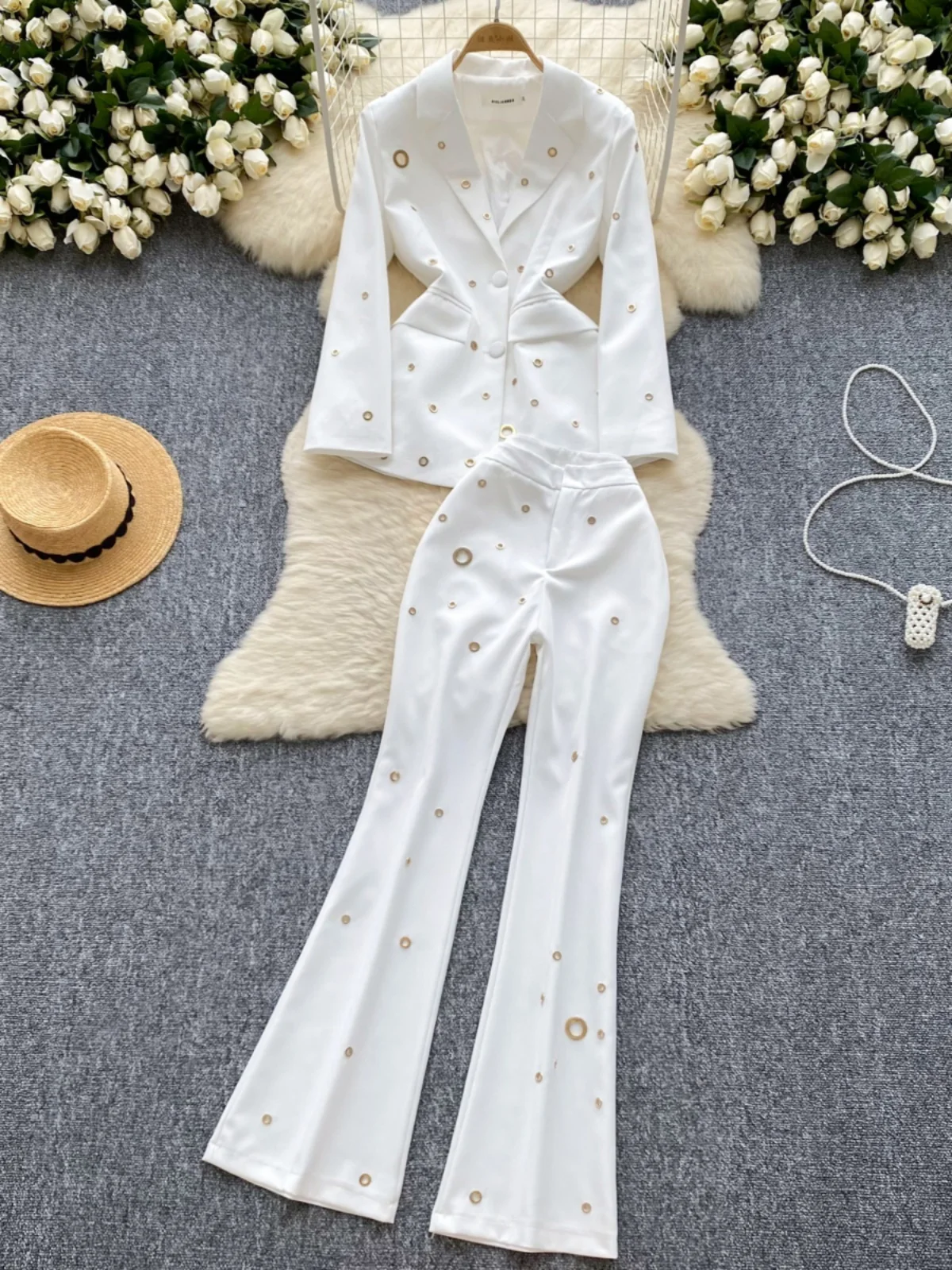 Quality Autumn White Two-piece Set Women Metal Buckle Blazer Suit Coats Skinny Flare Pants Suits 2pcs Outfits