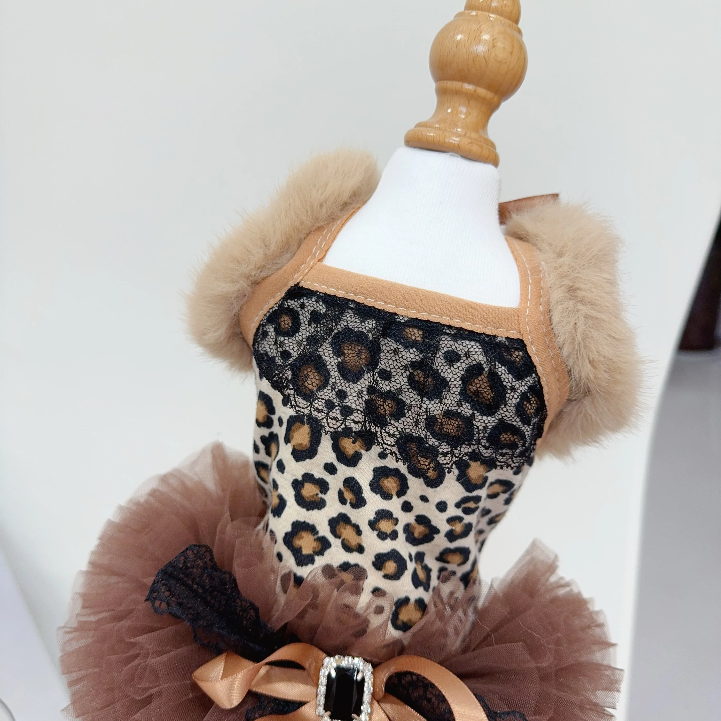 Autumn Winter Plush Pet Dog Clothes Fashion Retro Coffee Leopard Lace Bow Tutu Dresses For Small Medium Dog Poodle Puppu Outfits