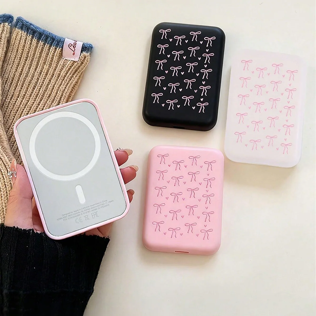 3 étuis de protection en silicone imprimés avec un joli nœud papillon, compatibles avec les batteries externes MagSafe, étuis de protection antichoc en TPU, compatibles avec les séries iPhone 18/17/16/15/14/13/12/11, finition mate (seul l'étui, la batterie non incluse).