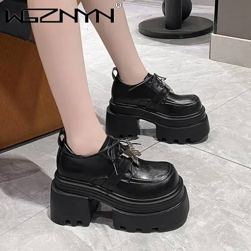 รองเท้าแฟชั่นแบรนด์ดัง รองเท้าส้นตึกผู้หญิง หนัง PU แท้ รุ่นใหม่ประจำปี 2026 รองเท้าส้นสูงแบบผูกเชือก ส้นหนา สำหรับผู้หญิง