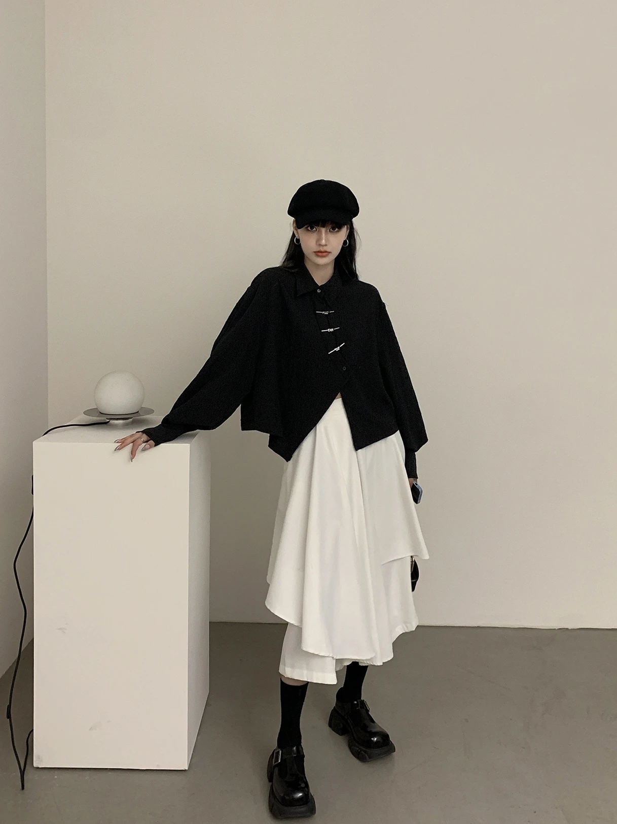 

Elegant Asymmetric Long Sleeve Women's Shirt Design Sensation Retro Stylish Top Mountain Dark Style Casual Fashion