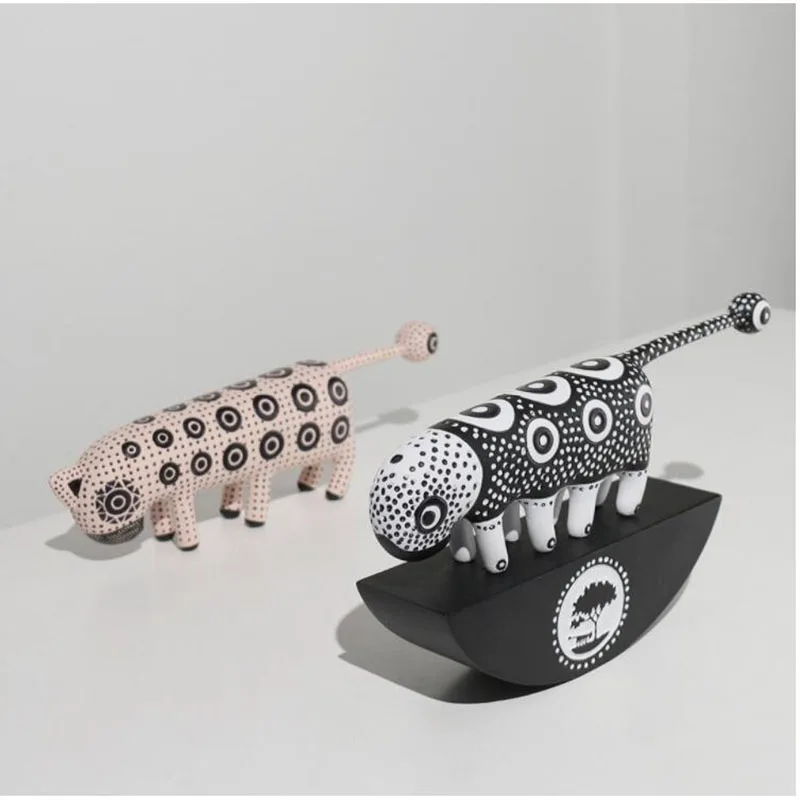 Abstract Spotted Parrot Owl Ornaments Cute Caterpillar Figurines New House Gifts For Home Decoration Crafts Furnishings