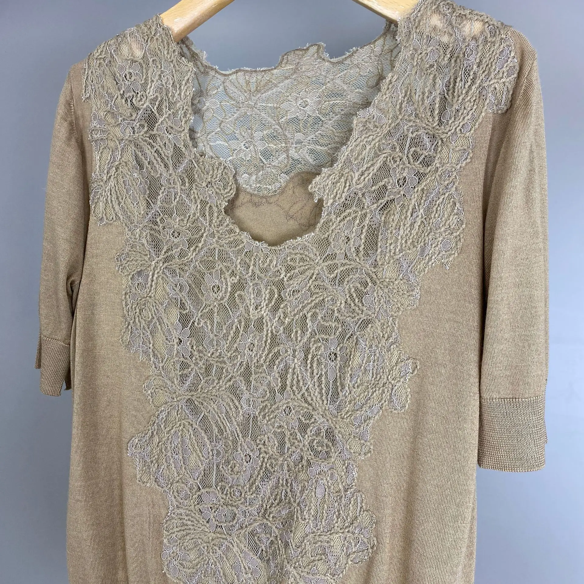 2026 Spring/Summer New Arrival: Wool-Blend Short-Sleeve Knit Top With Lace Paneling—Stylish, Commuter-Friendl And Sophisticated