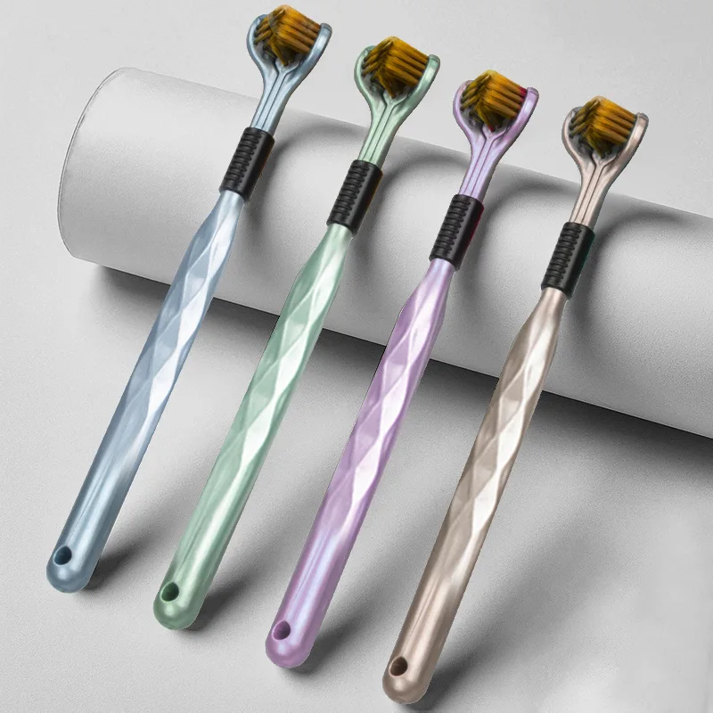 4本の三面巻きソフトブラシ毛を使用した高級家庭用ワイドヘッド歯茎保護・舌クリーニング歯ブラシ