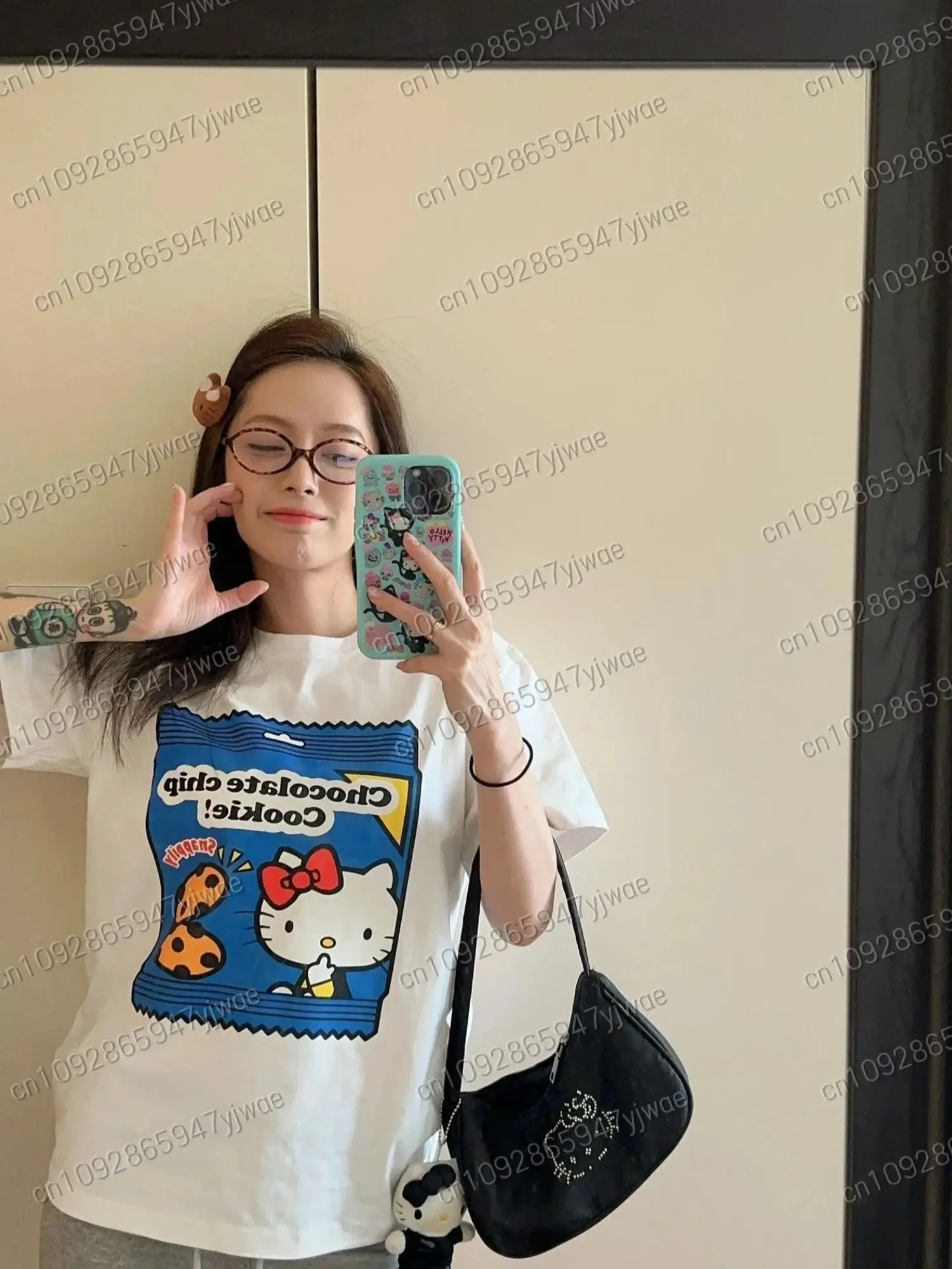 

Новинка 2025 года, женская футболка с круглым вырезом и коротким рукавом Hellokitty, летняя футболка с буквенным принтом, спортивная футболка больших размеров