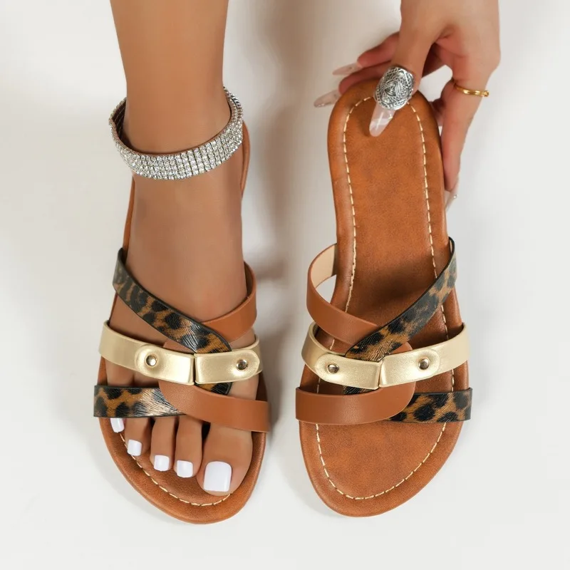 أحذية السيدات 2024 رائجة البيع اللمحة تو النعال النسائية موضة ليوبارد طباعة النعال اليومية المرأة الصيف حجم كبير نعال مسطحة