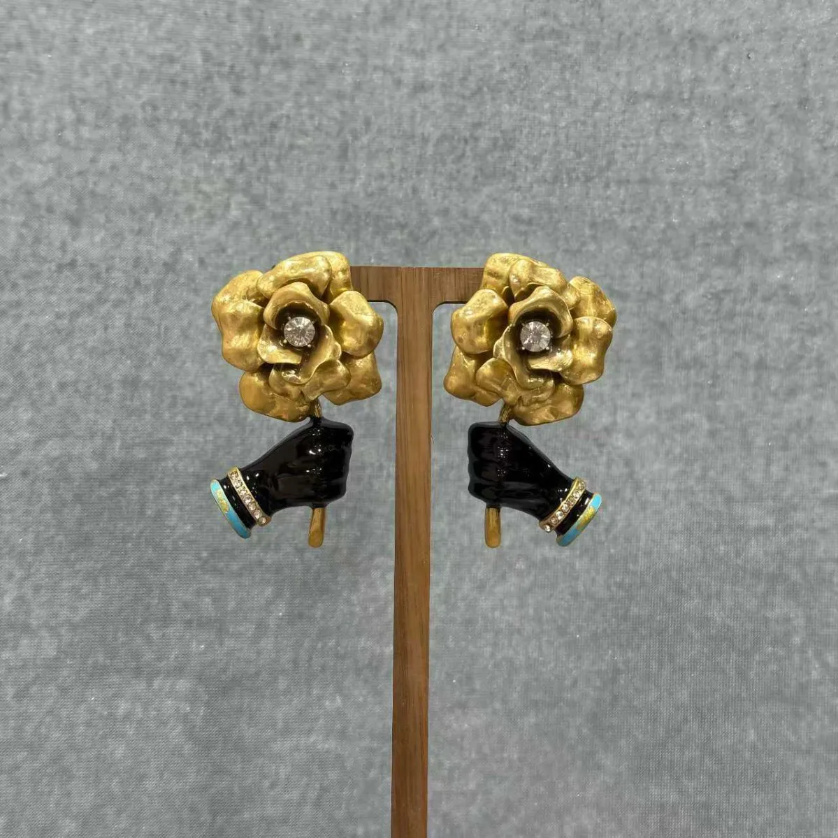 

Vintage Flower Earrings for Women Unique Baroque Rose with Hand Design Retro Statement Stud Earrings Artistic Fashion Jewelry