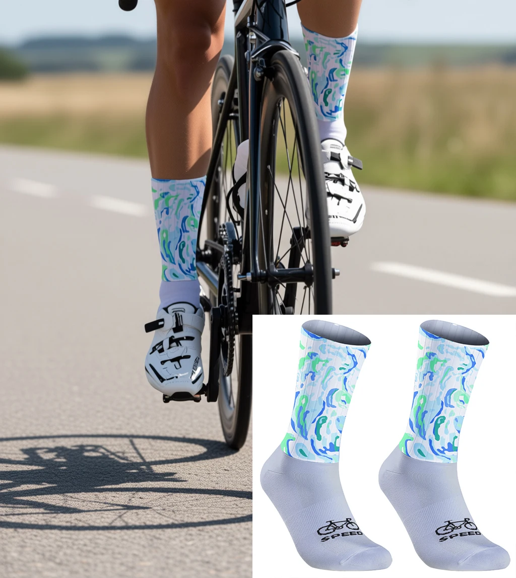 

Влагопоглощающие, дышащие, нескользящие профессиональные велосипедные носки для комфортной езды без пота в течение всего дня.