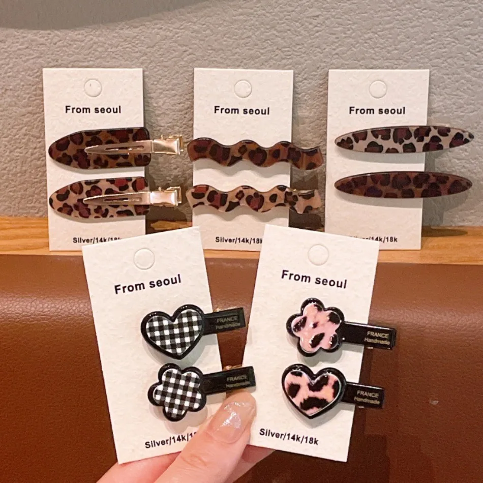 

Lady Plaid Love Print Leopard Clip Simple and Versatile Side Broken Hair Bangs Clip Girls Duck Bill Clip Hair Accessories ZX07